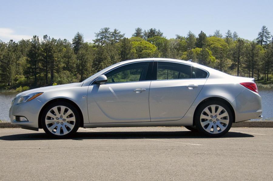  Buick Regal 2011 года  (фото 26 из 77)